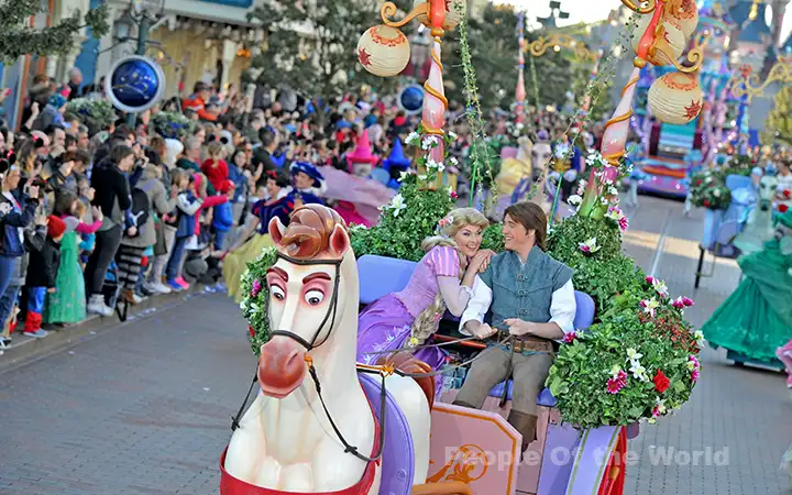 Ταξίδι στην Disneyland | Διαμονή στο Santa Fe - από την ταινία Cars!
